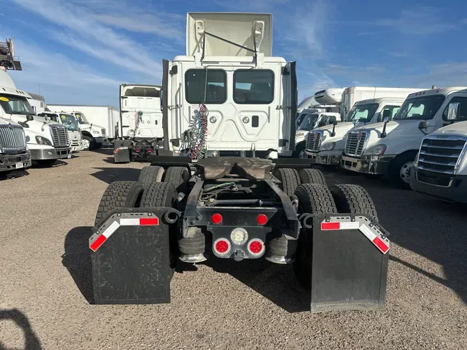 2016 FREIGHTLINER/MERCEDES CASCADIA 125