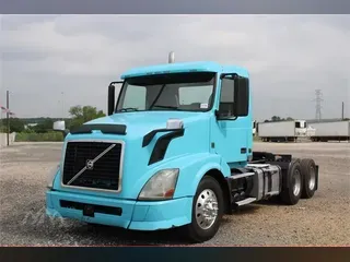 2012 VOLVO VNL 300