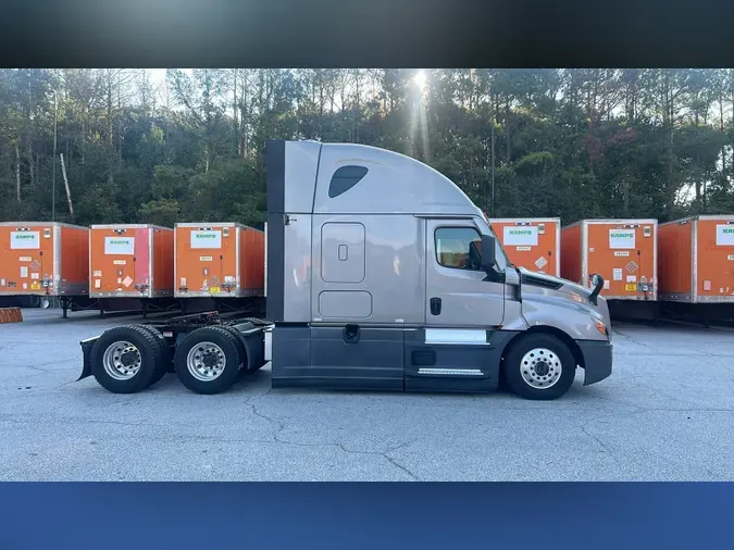 2023 Freightliner Cascadia 12689269c3fc8562b6f71728fc00ff8b0be
