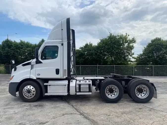 2021 Freightliner Cascadia8927f640b2a096dbbd2d8f84c66ed2ff