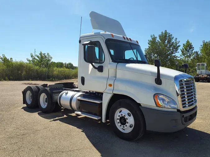 2014 FREIGHTLINER/MERCEDES CASCADIA 125