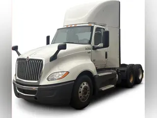 2022 International LT625
