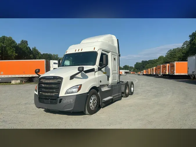 2021 Freightliner Cascadia 126
