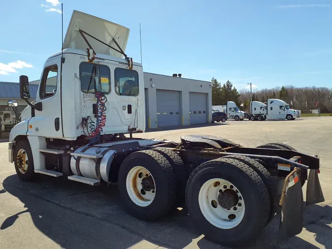 2016 FREIGHTLINER/MERCEDES CASCADIA 125