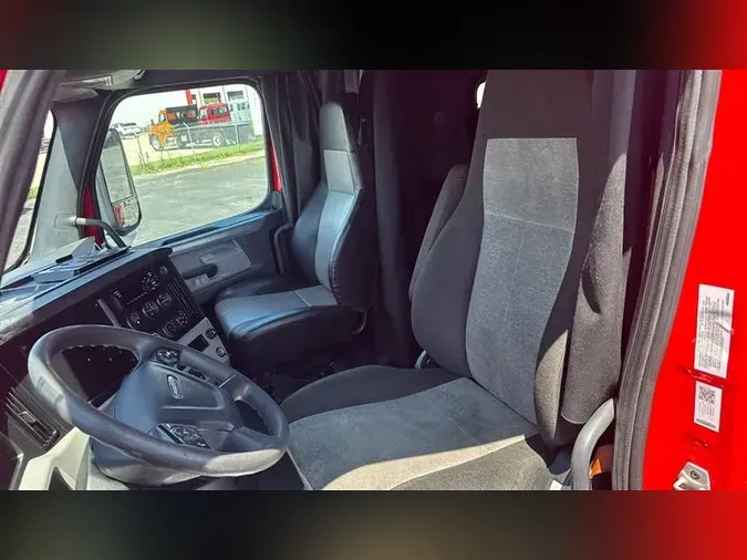2021 FREIGHTLINER CA126