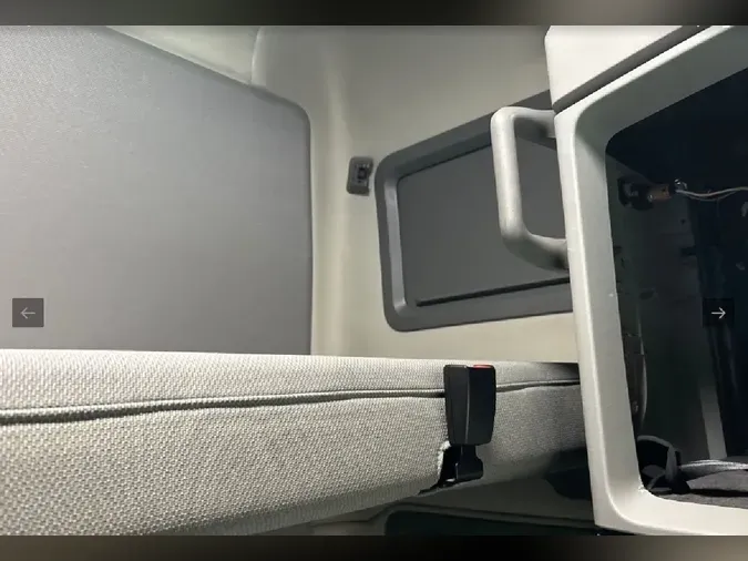 2025 VOLVO VNL64T760