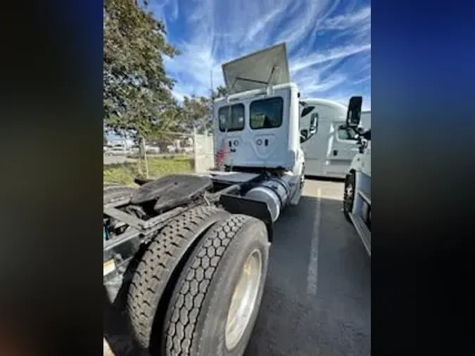 2018 FREIGHTLINER/MERCEDES CASCADIA 113