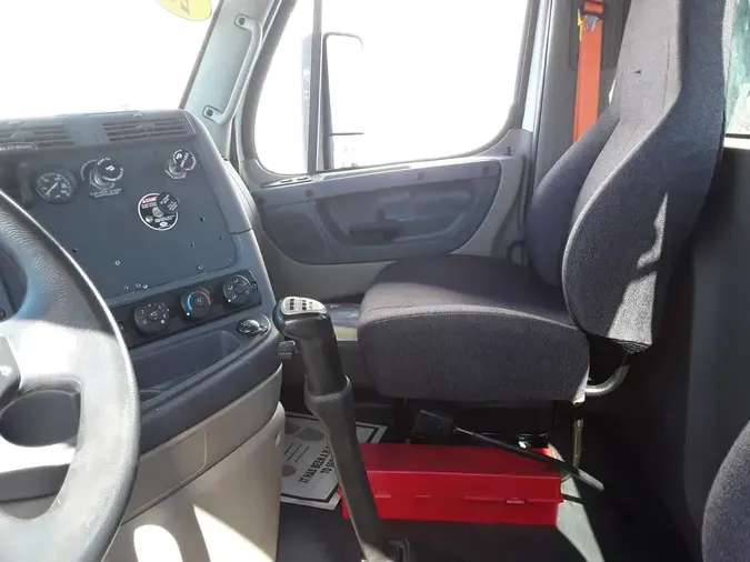 2020 FREIGHTLINER CASCADIA 125