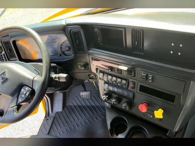 2019 INT LT625 6x4