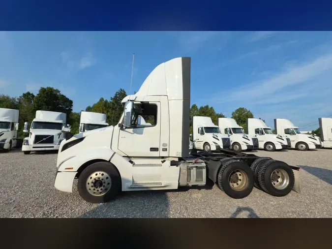 2019 Volvo VNL300