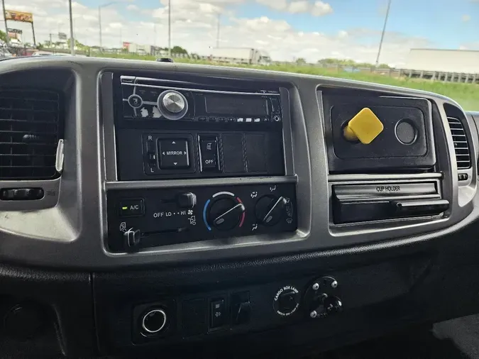 2017 HINO 268A