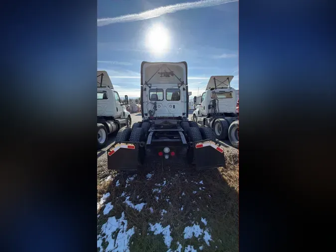 2018 FREIGHTLINER/MERCEDES CASCADIA 125895b7dacda4de20a1c19905222eef563