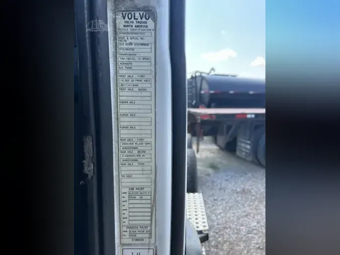 2012 VOLVO VNL64T300