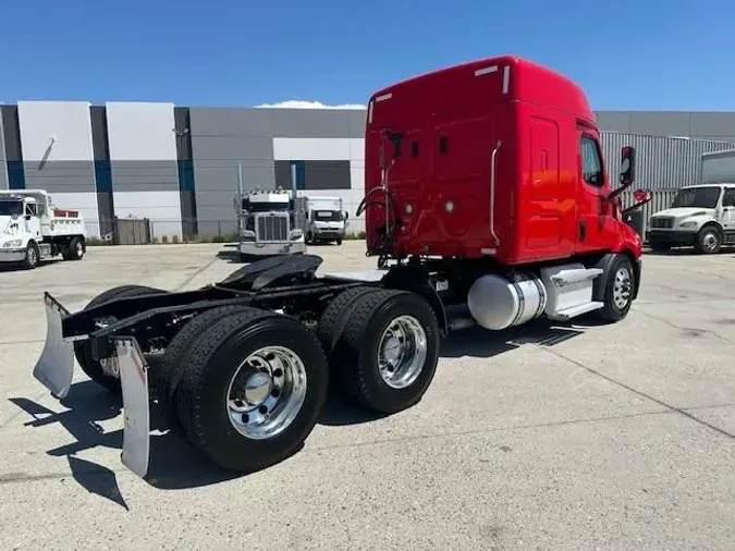 2020 Freightliner Cascadia