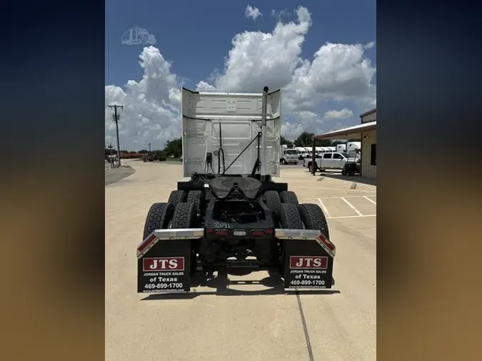 2021 VOLVO VNL64T740