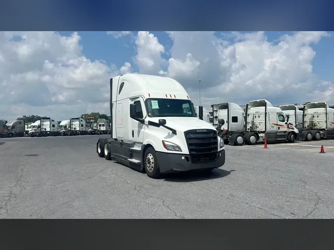 2022 Freightliner Cascadia 126896dcf5df0bd628e0f99eb768c35ec64