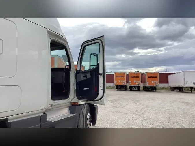 2022 Freightliner Cascadia 126896e249eb6f1ce5dda1e9b5b943cd909