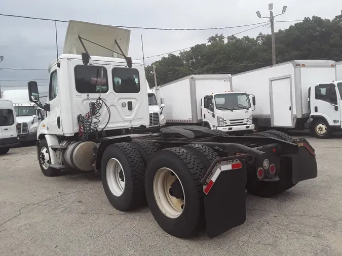 2017 FREIGHTLINER/MERCEDES CASCADIA 113