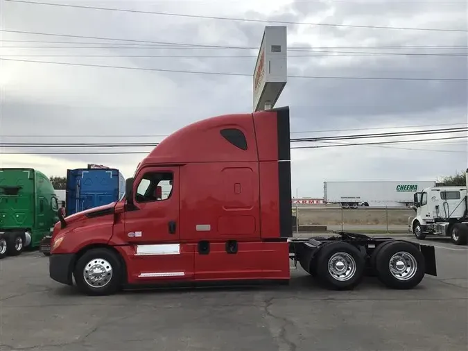 2022 FREIGHTLINER CA126