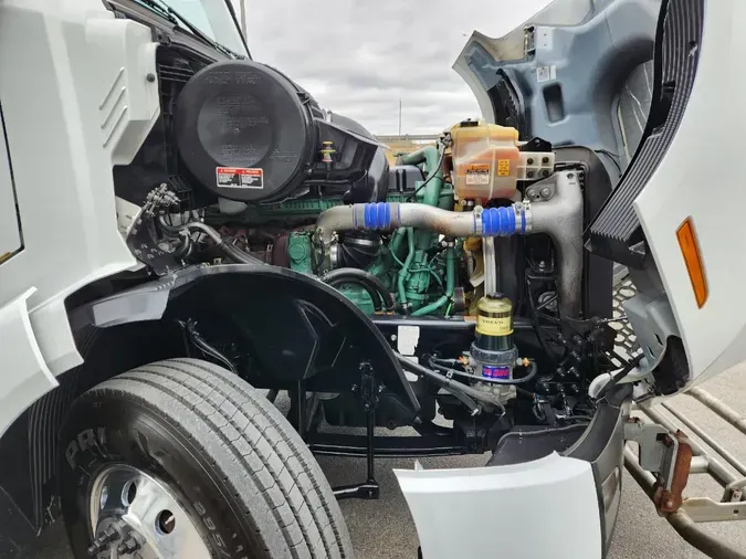 2021 VOLVO VNL64T7408975bb2acb4a25eeec6c3702d155bc1b