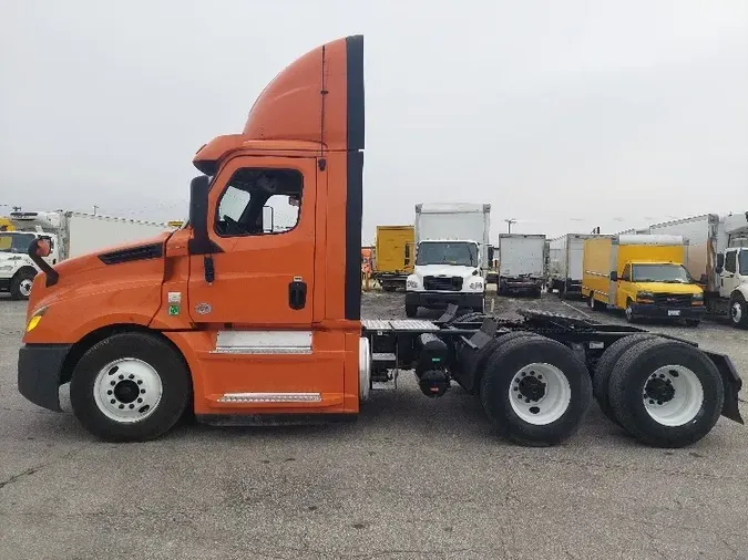 2019 Freightliner T12664ST