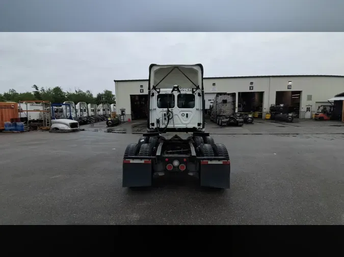 2020 Freightliner Cascadia 126897a9653094f60a03372cd5a2ff7b88d