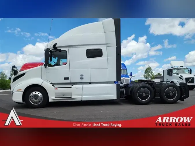 2021 VOLVO VNL740