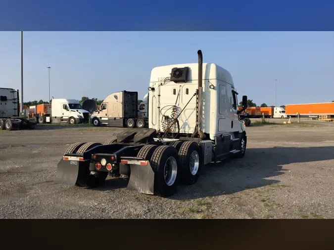 2022 Freightliner Cascadia 126897f9f9ef0525e27b0309e7677ba248a