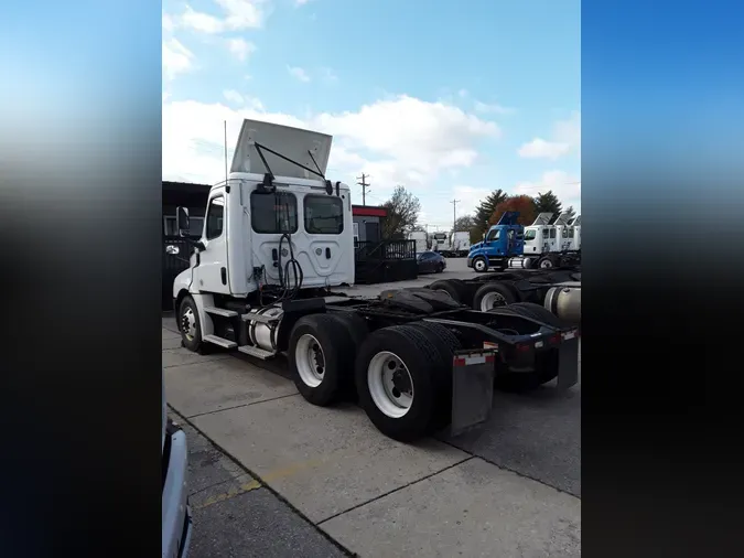 2019 FREIGHTLINER/MERCEDES PT126064ST