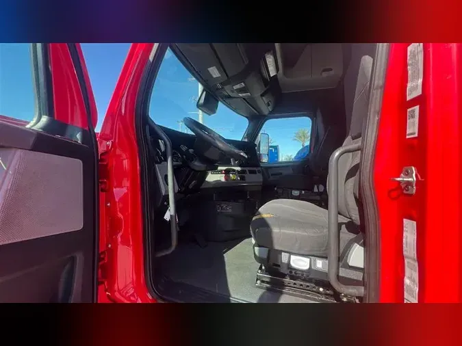 2022 FREIGHTLINER CA126