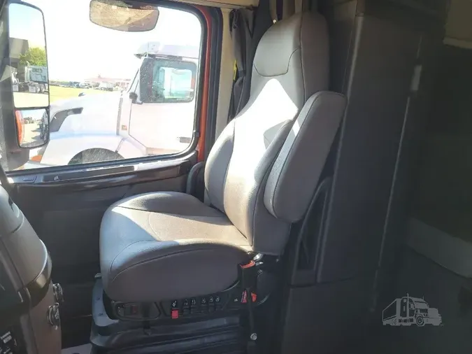 2016 VOLVO VNL64T730