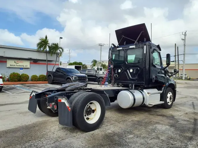 2020 FREIGHTLINER/MERCEDES NEW CASCADIA 126