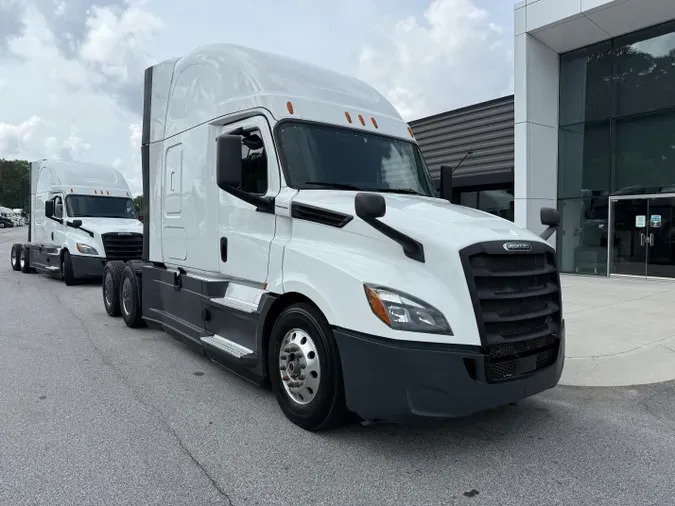 2020 Freightliner Cascadia 126898925c2e2bec87e551da15c40c4525a