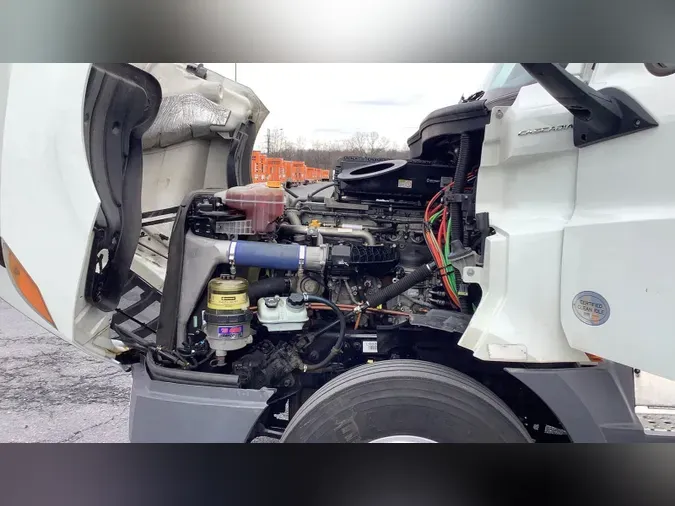 2020 Freightliner Cascadia 126898bf0cc16f368712b74381349f33beb