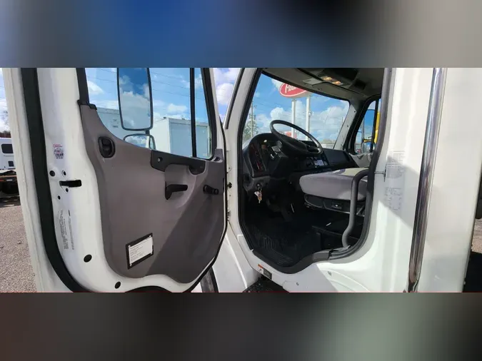 2019 Freightliner Business Class M2 106