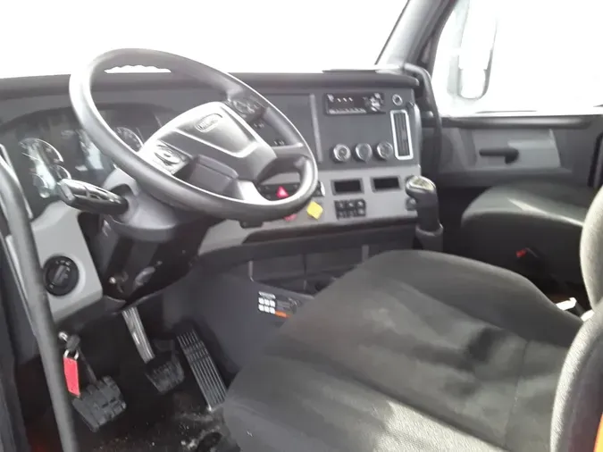 2020 FREIGHTLINER/MERCEDES NEW CASCADIA 126