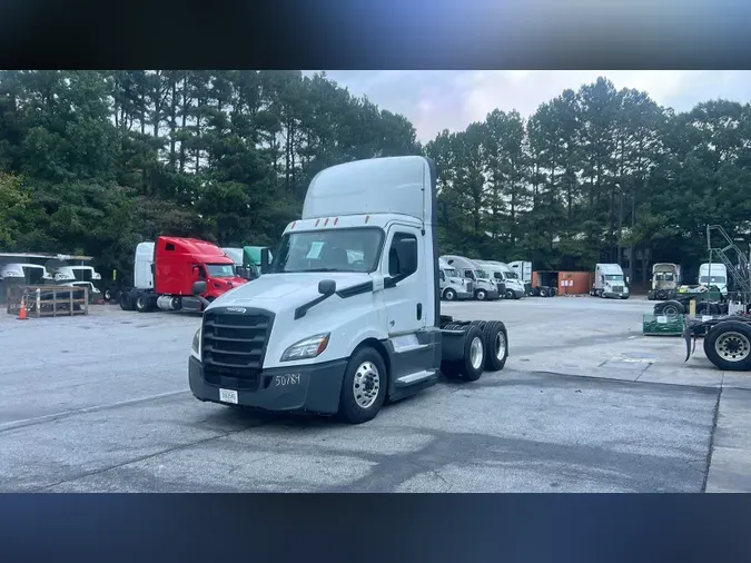2020 Freightliner Cascadia 126
