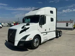 2022 Volvo VNL64T760