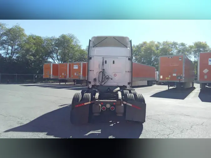 2021 Freightliner Cascadia 126