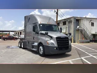 2021 Freightliner Cascadia 126