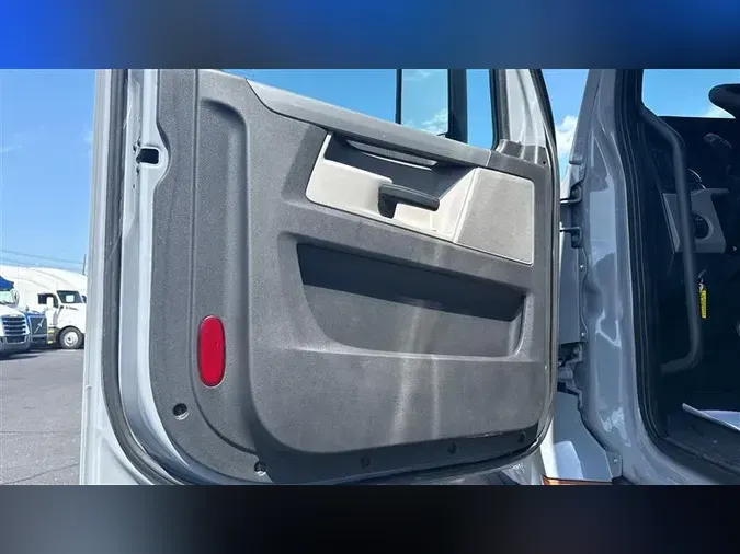 2020 FREIGHTLINER CASCADEVO1