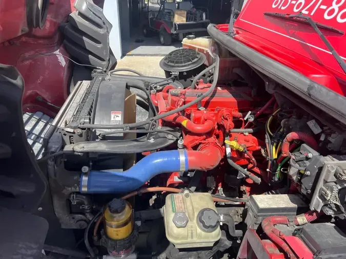 2018 FREIGHTLINER M2 106