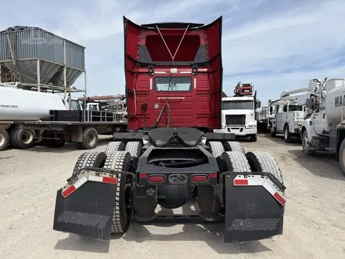 2021 VOLVO VNR64T300