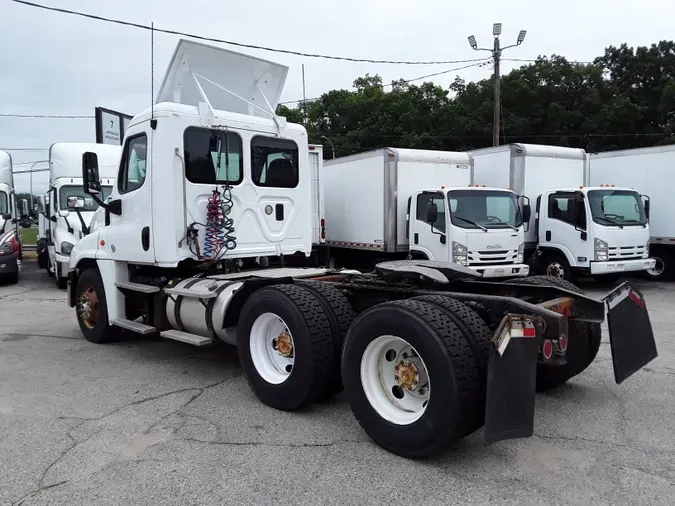 2016 FREIGHTLINER/MERCEDES CASCADIA 125