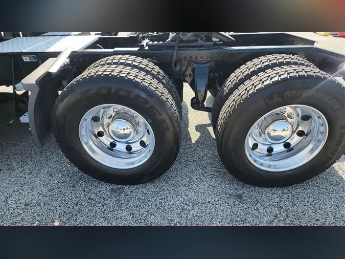 2020 FREIGHTLINER CA126