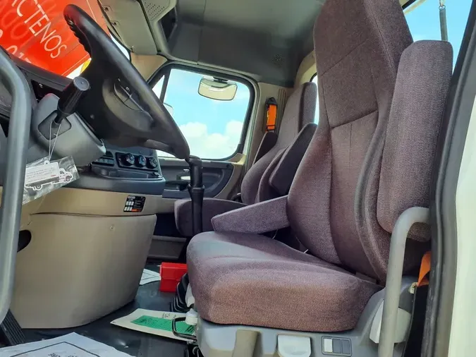 2020 FREIGHTLINER CASCADIA 113