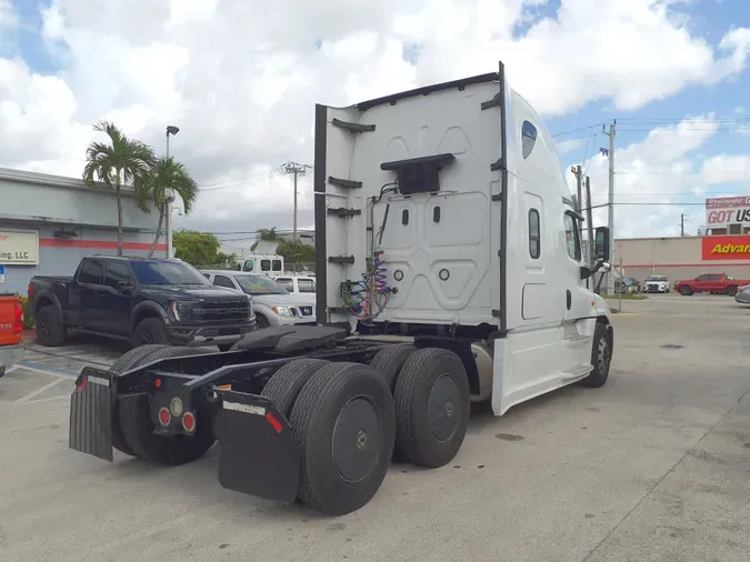 2019 FREIGHTLINER/MERCEDES CASCADIA 125