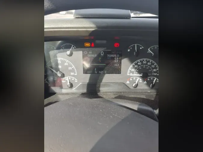 2020 VOLVO VNL64T-76089b672b7870910caaafd83a3aec96aa0