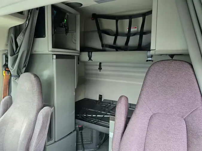2020 VOLVO VNR64T-640