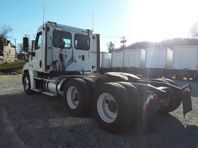 2017 FREIGHTLINER/MERCEDES CASCADIA 125